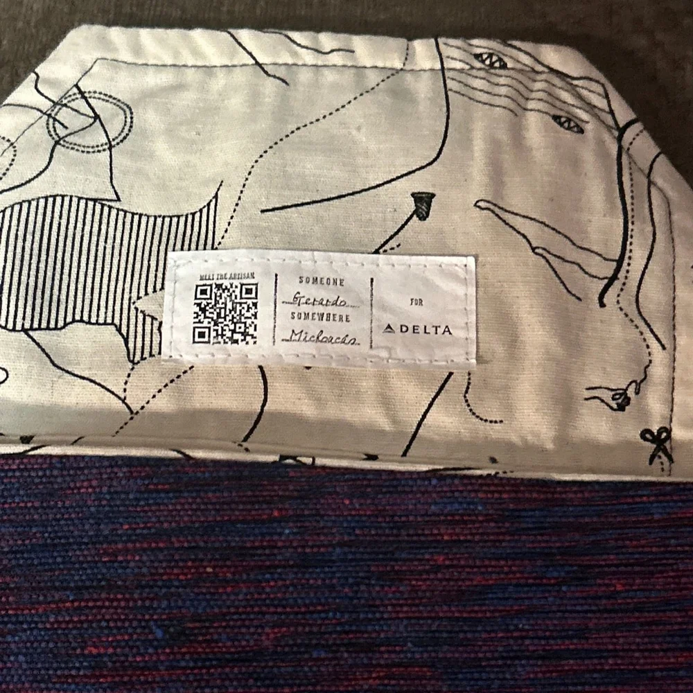 Someone Somewhere Delta Airlines Amenity Kit Pouch Bag